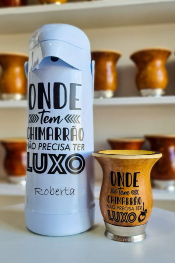 Cuia chimarrão e Garrafa Térmica  -  Onde tem chimarrão não precisa ter luxo